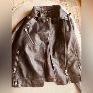 Leather jacket with zip pockets